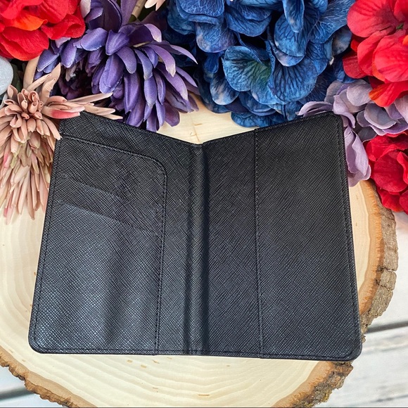 Harry Potter RFID Hogwarts Passport Cover Holder Case - Picture 7 of 16